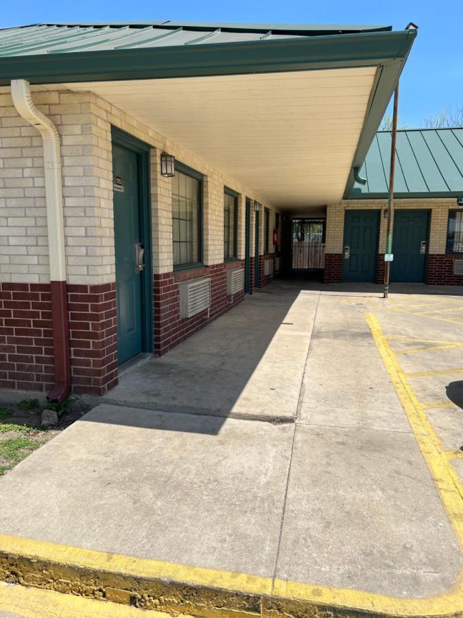 Country Inn Motel San Antonio Eksteriør billede